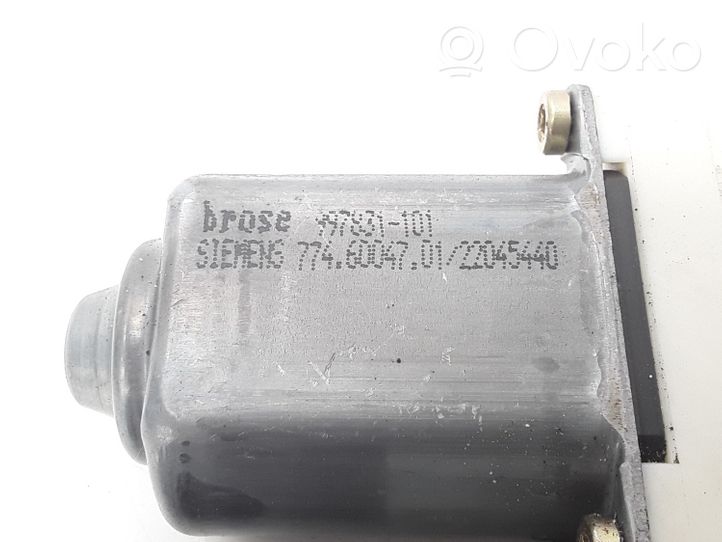 Citroen C4 I Moteur de lève-vitre de porte avant 9647442580