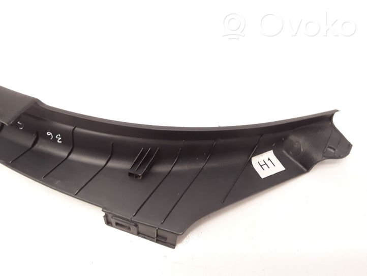 Hyundai Grandeur Rear sill trim cover 