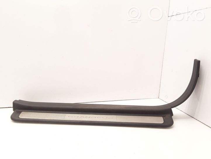 Hyundai Grandeur Front sill trim cover 858813L000