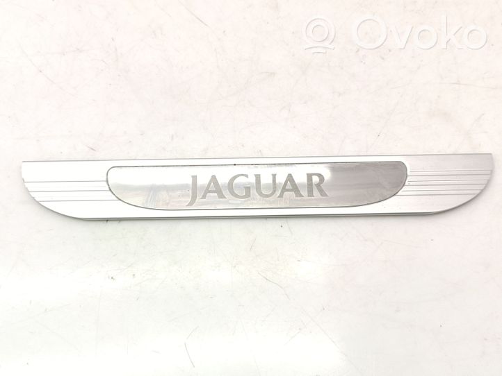 Jaguar S-Type Garniture marche-pieds avant XR835413208