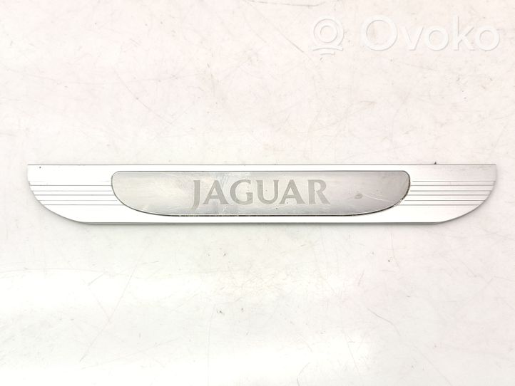 Jaguar S-Type Garniture marche-pieds avant XR835413208