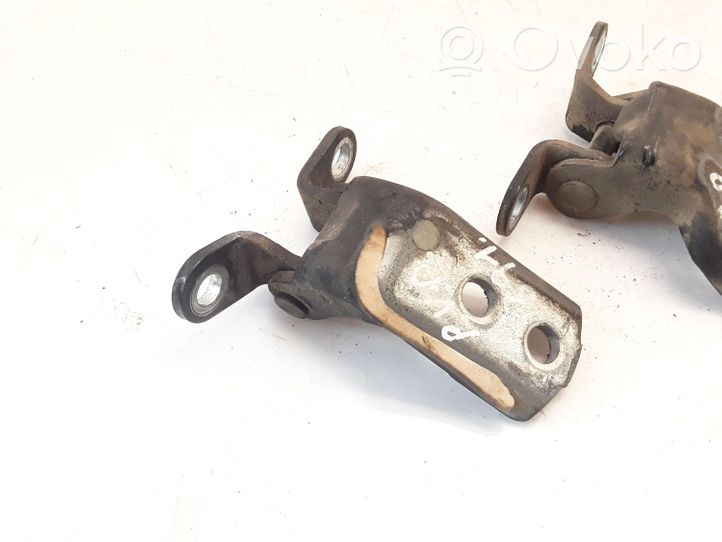 Toyota Avensis T250 Set di cerniere portiera anteriore 