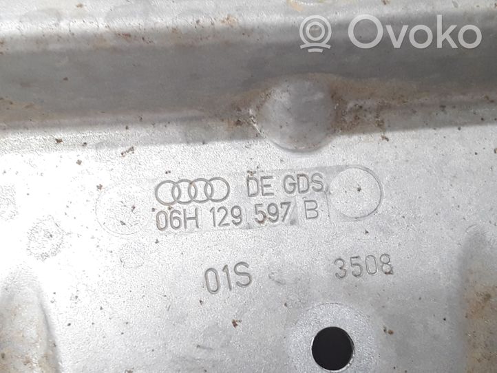 Audi A3 S3 A3 Sportback 8P Osłona termiczna komory silnika 06H129597B