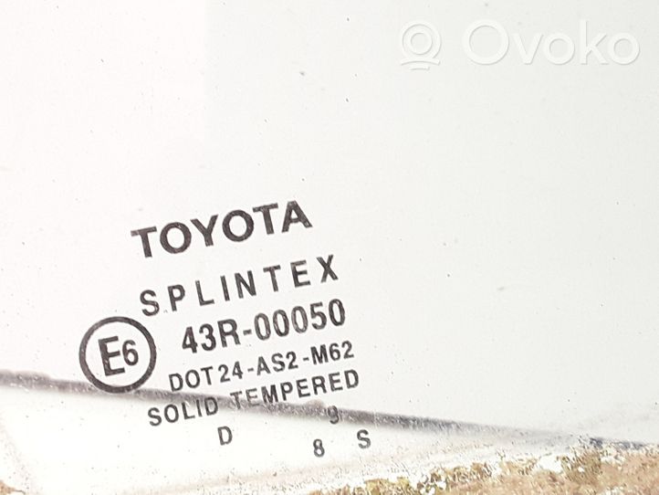 Toyota Avensis T220 Vetro del finestrino della portiera anteriore - quattro porte 43R00050