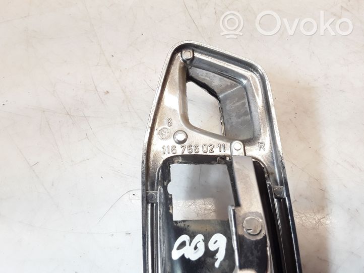 Mercedes-Benz W123 Poignée inférieure de porte avant 1237600261