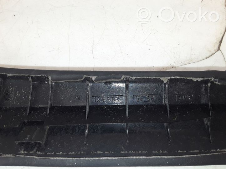 Mercedes-Benz E W124 Rivestimento montante (A) 1246920489