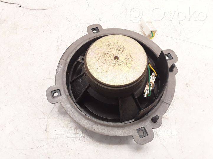 Chevrolet Captiva Takaoven kaiutin 96673537