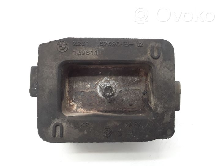 BMW 5 E60 E61 Supporto della scatola del cambio 22316769848