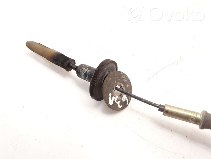 Audi 80 90 B2 Clutch cable 811721335R