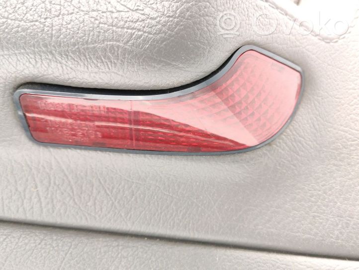 Mazda 929 Rivestimento del pannello della portiera anteriore 