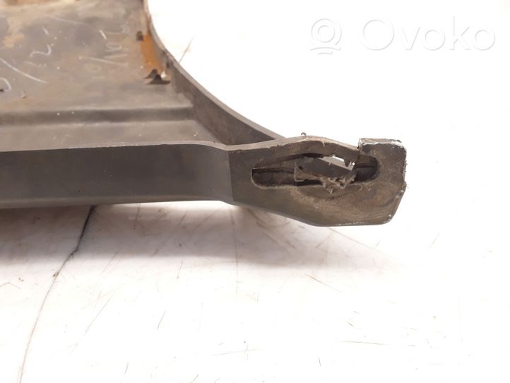 Mazda 929 Rivestimento del pannello parte angolare del paraurti posteriore HE0192231