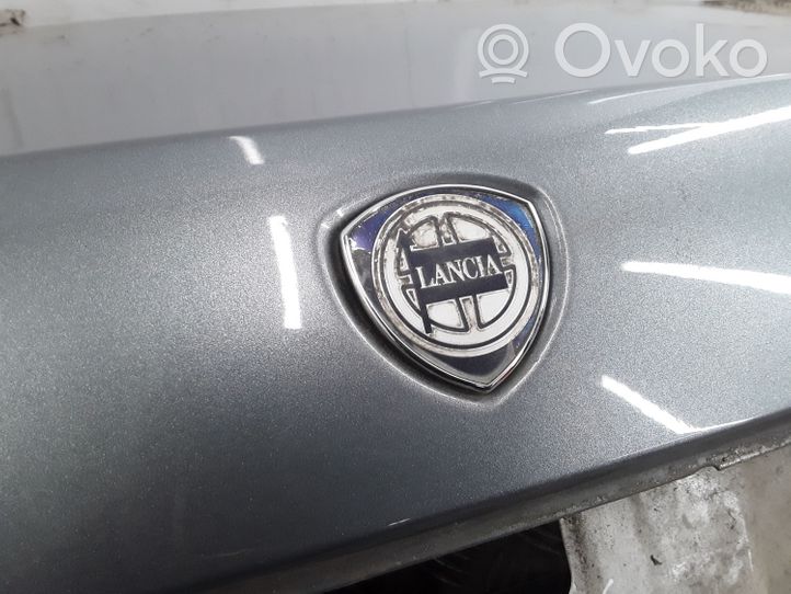 Lancia Thesis Takaluukun/tavaratilan kansi 