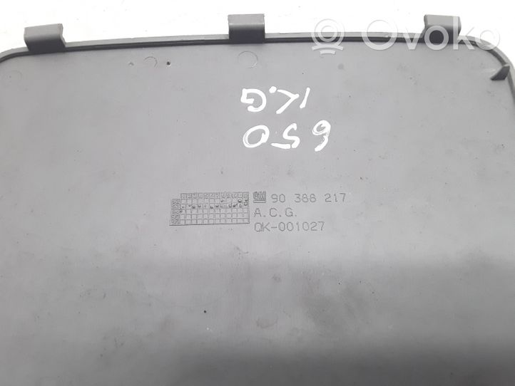 Opel Corsa B Porte ampoule de feu arrière 90388217