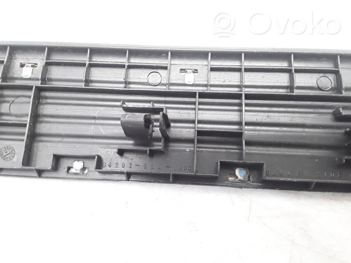 Honda Accord Etuoven kynnyksen suojalista 84202SEA0030