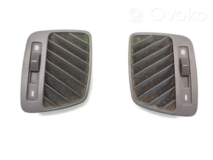 Audi A6 S6 C5 4B Lango oro grotelės 4B0819793