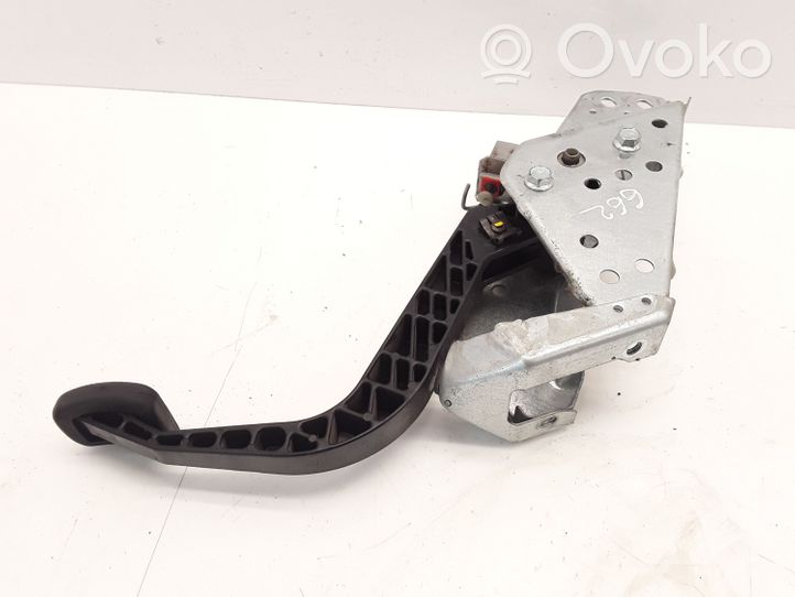 Opel Zafira B Clutch pedal 13192503