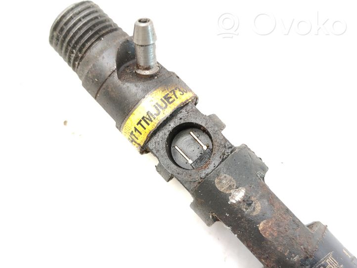 KIA Carnival Injecteur de carburant EJBR03902D