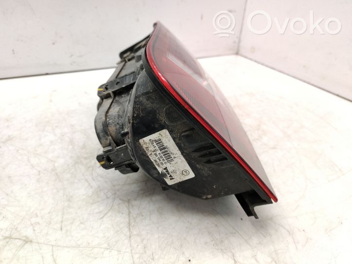 Volkswagen Up Lampy tylnej klapy bagażnika 1S0945095G