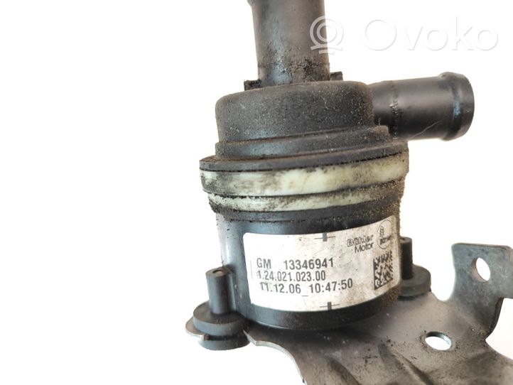 Opel Astra J Pompe de circulation d'eau 13346941