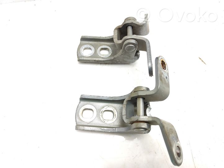 Opel Astra J Set di cerniere portiera anteriore Z179