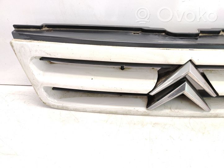 Citroen Jumper Front bumper upper radiator grill 1304699070