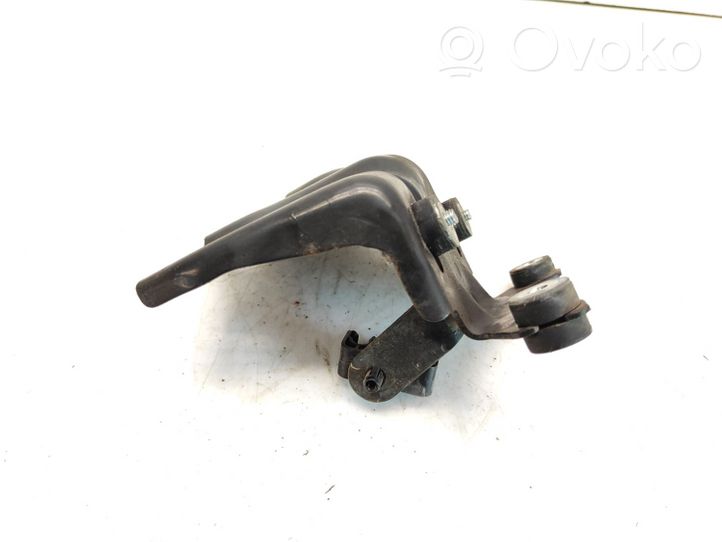 Toyota RAV 4 (XA30) Supporto pompa ABS 