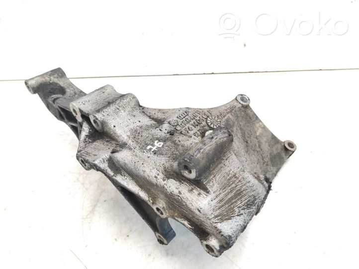 Volkswagen Transporter - Caravelle T4 Support, suspension du moteur 074145169F