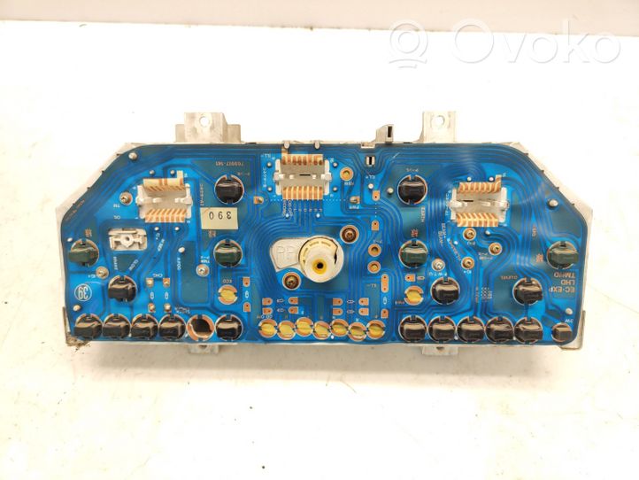 Mitsubishi Space Wagon Compteur de vitesse tableau de bord MR240564