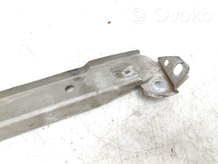 Nissan Almera Tino Supporto di montaggio del parafango 63143BU400