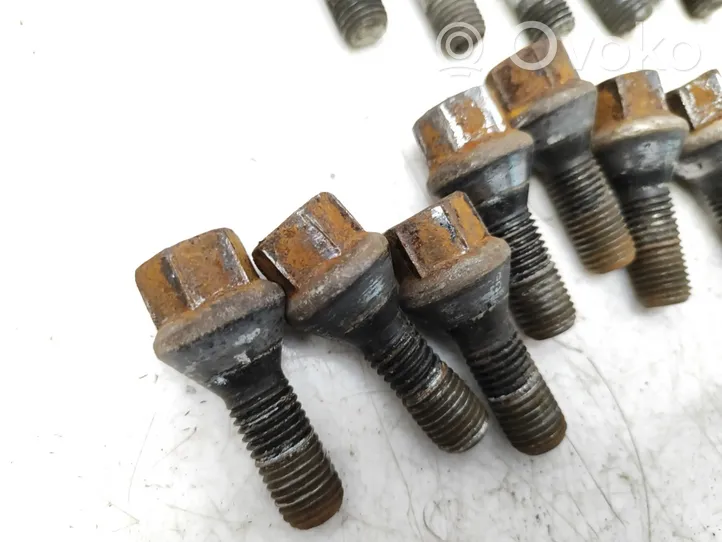 BMW Z4 E85 E86 Nuts/bolts 