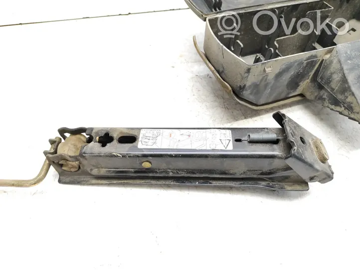 Citroen Xsara Picasso Cric de levage 9636262480