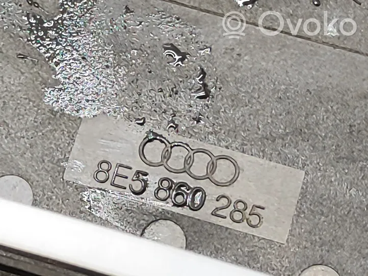 Audi A6 S6 C6 4F Skrzynka narzędziowa 4F0011215B