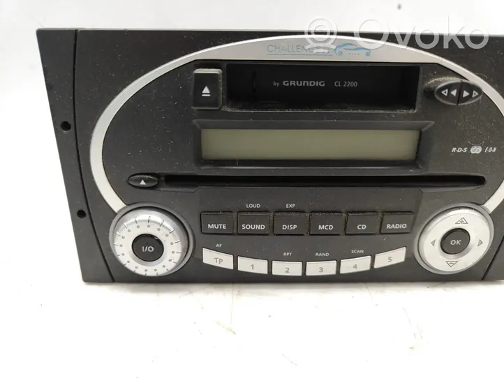 Hyundai Sonata Unité principale radio / CD / DVD / GPS GRUNDIGCL2200