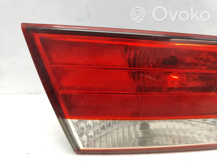 Hyundai Sonata Lampy tylnej klapy bagażnika 924033K0