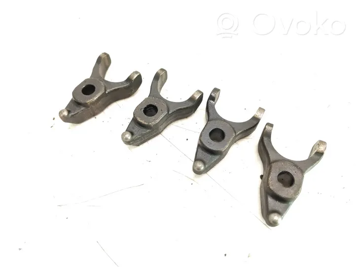 Toyota Previa (XR30, XR40) II Support de pince d'injecteur de carburant 