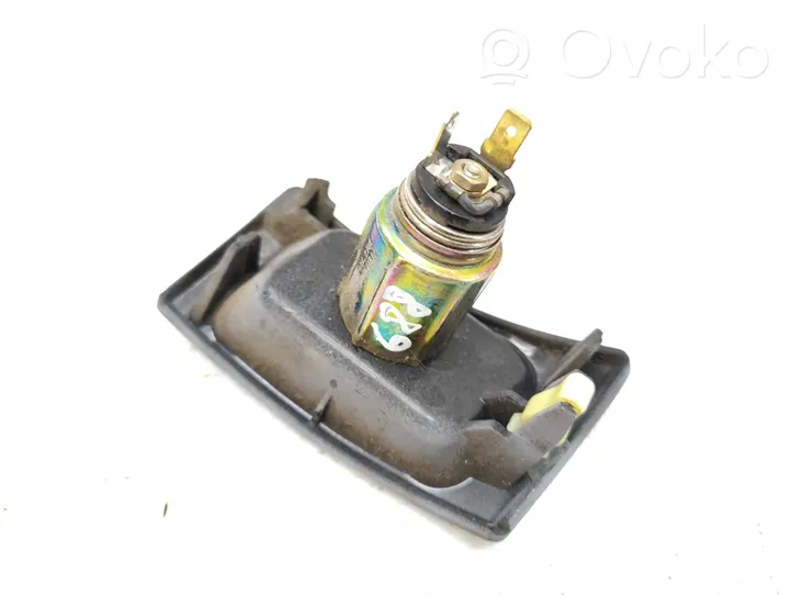 Toyota Previa (XR30, XR40) II 12 V Socket (front) 