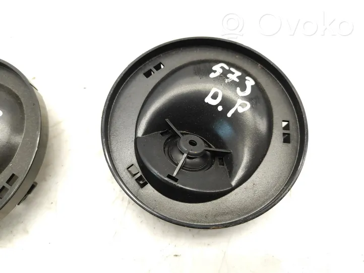 Volkswagen Golf III Enceinte haute fréquence de porte avant 1H0035411