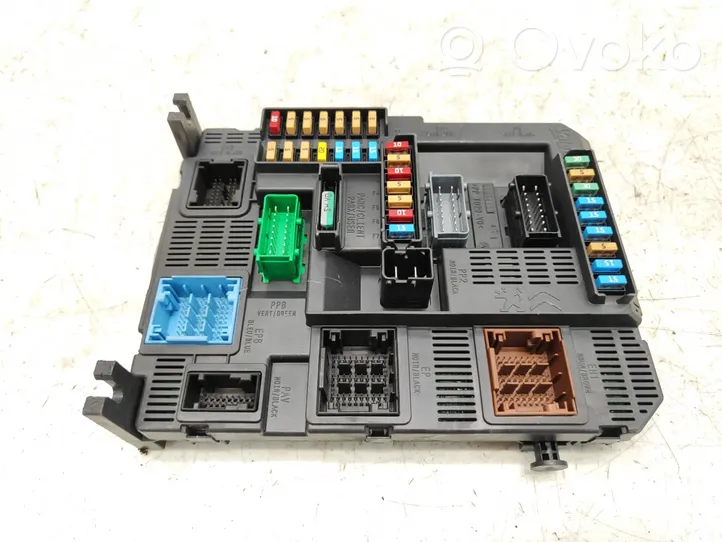 Peugeot 2008 I Module de fusibles 9807532080