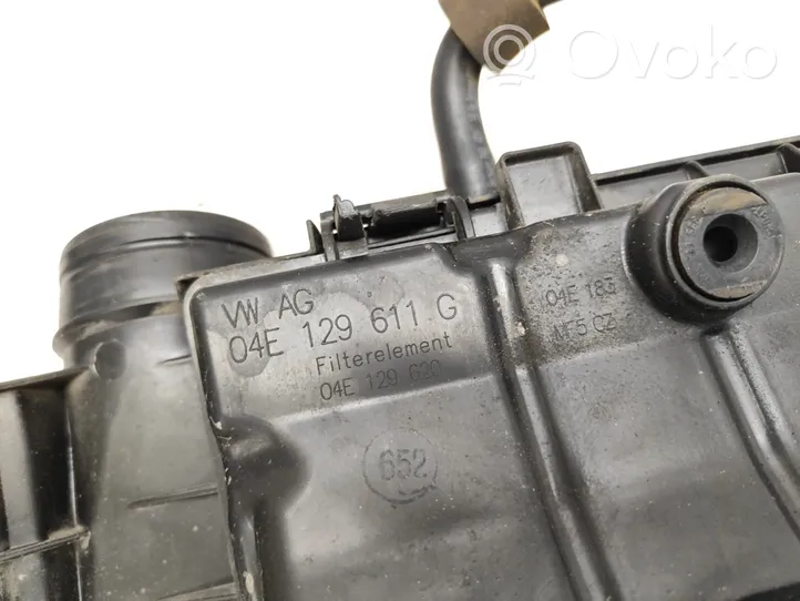 Volkswagen Golf VII Air filter box 04E129611G