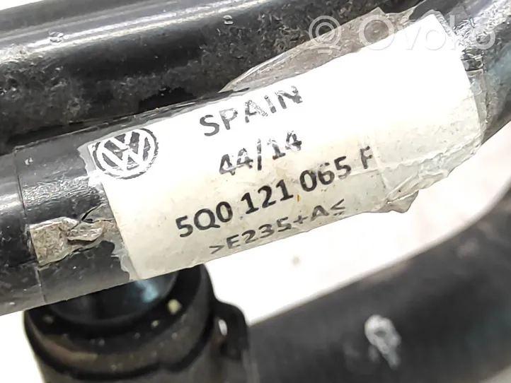 Volkswagen Golf VII Caurulīte (-es) / šļūtene (-es) 5Q0121065F