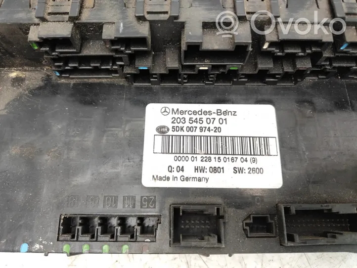 Mercedes-Benz C W203 Modulo fusibile 2035450701