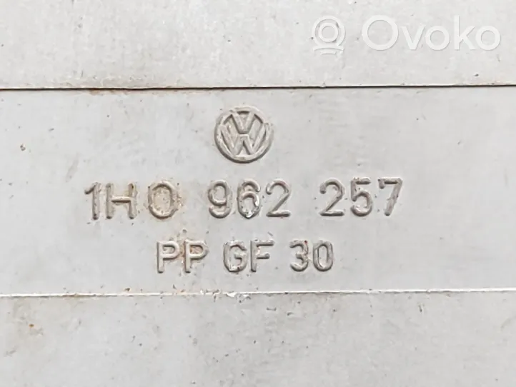 Volkswagen Golf III Pompe à vide verrouillage central 1H0962257