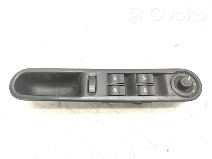 Renault Espace IV Interruttore di controllo dell’alzacristalli elettrico 8200328426