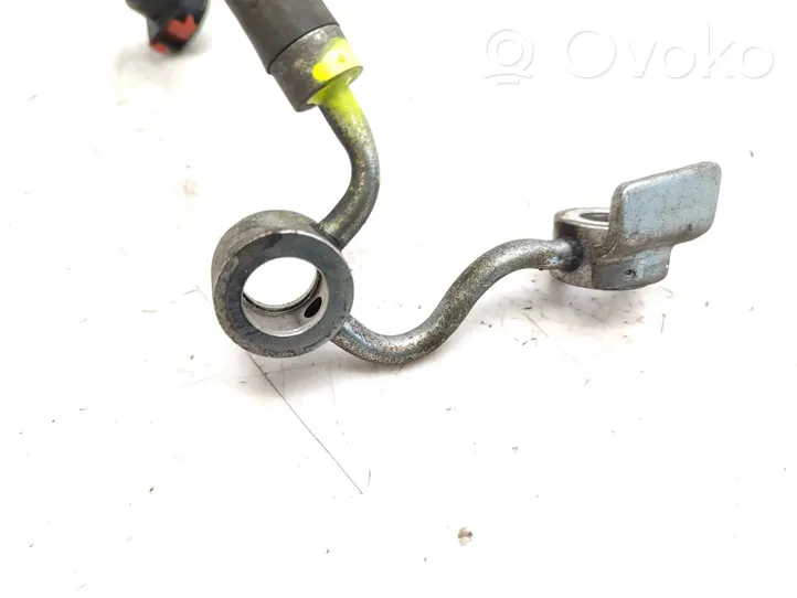 Toyota RAV 4 (XA40) Tuyau d'alimentation conduite de carburant 