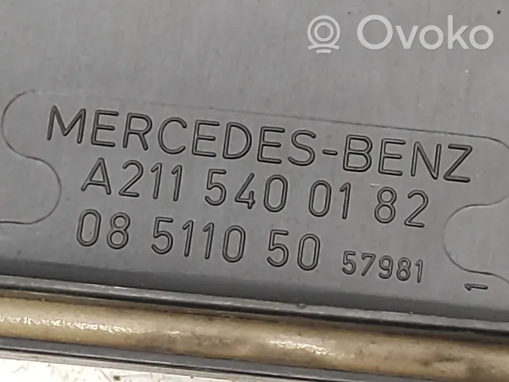 Mercedes-Benz CLS C219 Boîte à fusibles A2115400182