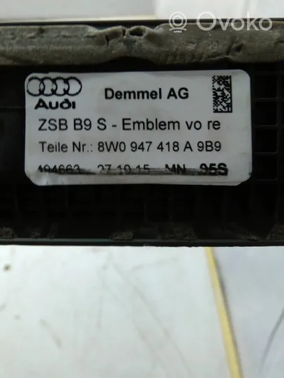 Audi A4 S4 B9 Moldura protectora del borde delantero 8W0947418A