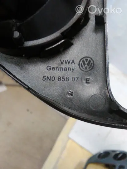 Volkswagen Tiguan Moldura de la unidad delantera de radio/GPS 5N0858071E