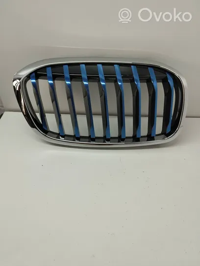 BMW 2 F45 Maskownica / Grill / Atrapa górna chłodnicy 7467457