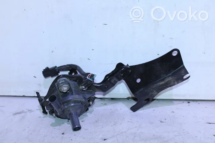 Toyota Auris E180 Pompe à eau de liquide de refroidissement G904052010