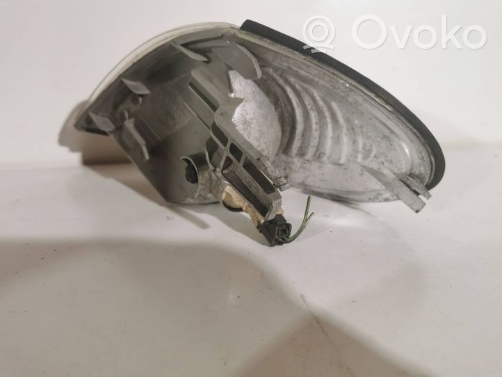 Nissan Almera Tino Indicatore di direzione anteriore 97081494